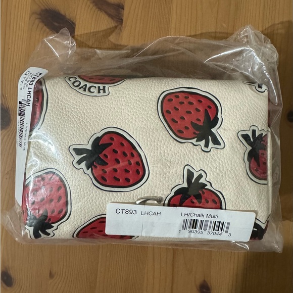 🍓 Coach Essential Cosmetic Pouch With Strawberry Print - Picture 4 of 6